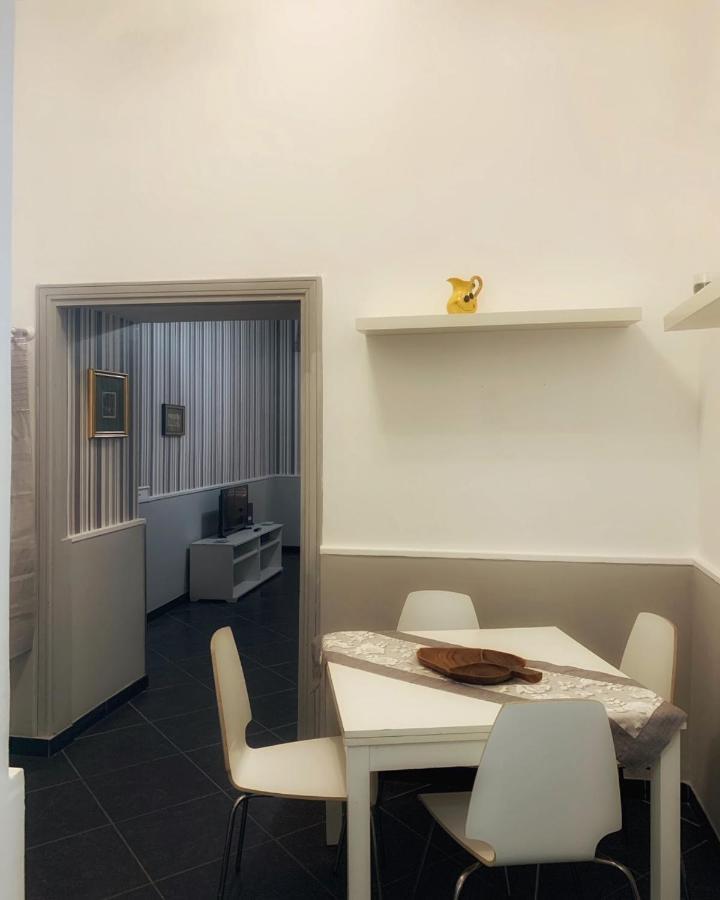 Tarsia Suite Napoli Bagian luar foto